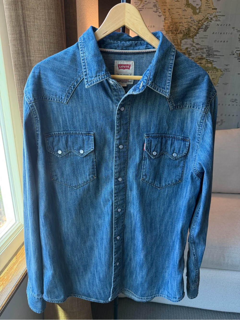 Men’s Levi's Blue Denim Western Snap Shirt NWOT - Picture 2 of 12
